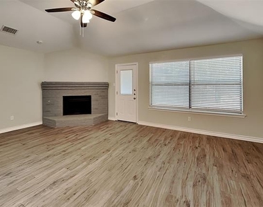 1319 Colony Court - Photo Thumbnail 2