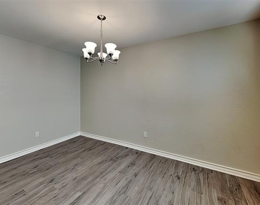 1319 Colony Court - Photo Thumbnail 5