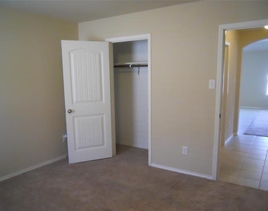1205 Jasper Crossing - Photo Thumbnail 14