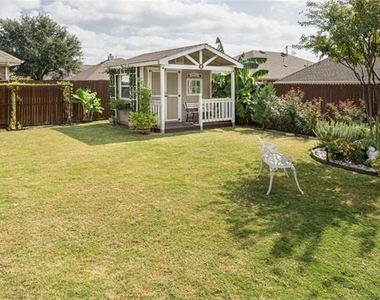 908 Lake Grove Drive - Photo Thumbnail 8