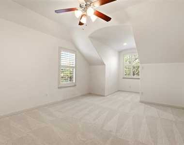 1224 Crockett Drive - Photo Thumbnail 27