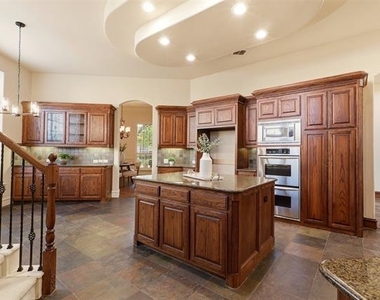 1224 Crockett Drive - Photo Thumbnail 11