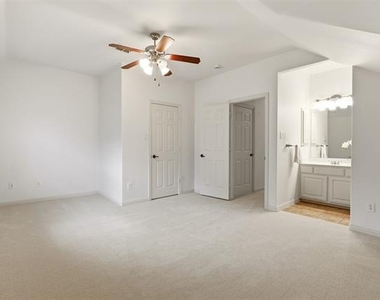 1224 Crockett Drive - Photo Thumbnail 33