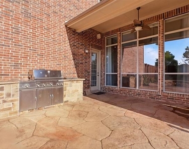1224 Crockett Drive - Photo Thumbnail 35