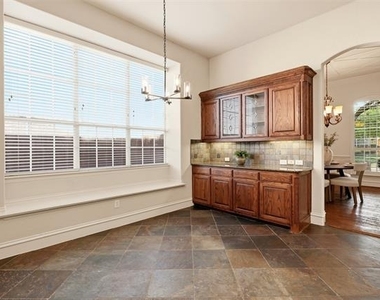 1224 Crockett Drive - Photo Thumbnail 10