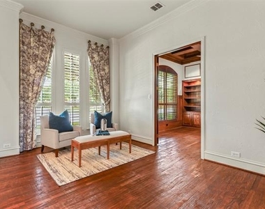 1224 Crockett Drive - Photo Thumbnail 4