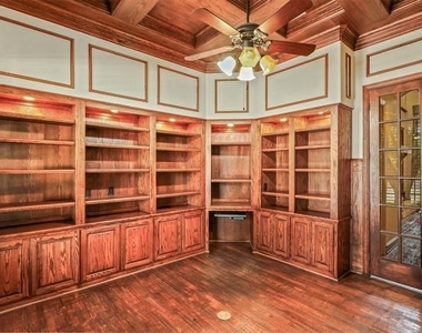 1224 Crockett Drive - Photo Thumbnail 5