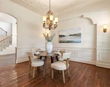 1224 Crockett Drive - Photo Thumbnail 7