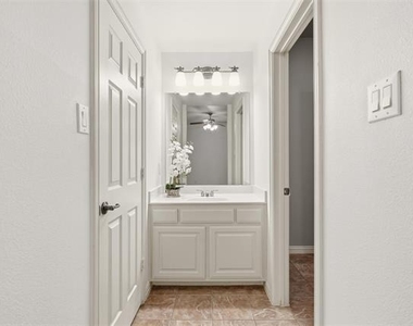 1224 Crockett Drive - Photo Thumbnail 30