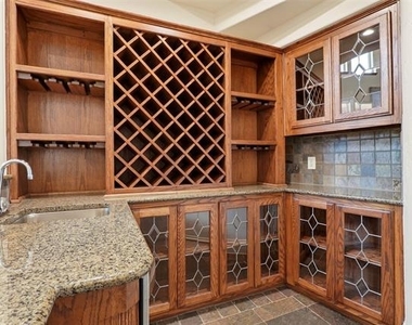 1224 Crockett Drive - Photo Thumbnail 23