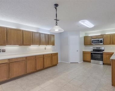 5525 Ventura Street - Photo Thumbnail 3