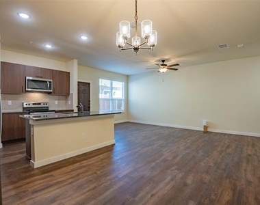 713 Wheatfield Drive - Photo Thumbnail 3