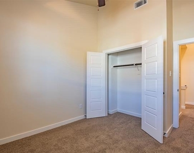 713 Wheatfield Drive - Photo Thumbnail 11