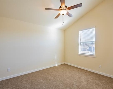 713 Wheatfield Drive - Photo Thumbnail 12
