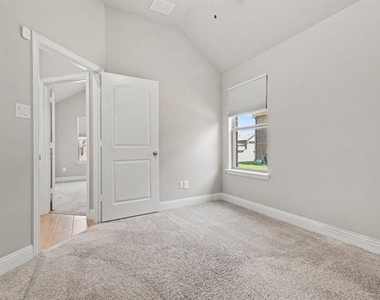 312 Eagle Ridge - Photo Thumbnail 16