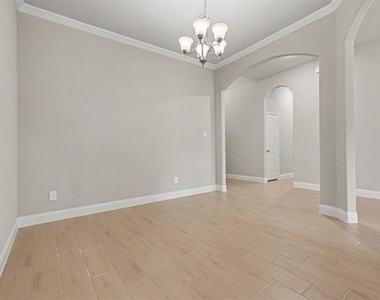 312 Eagle Ridge - Photo Thumbnail 10