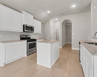 312 Eagle Ridge - Photo Thumbnail 7