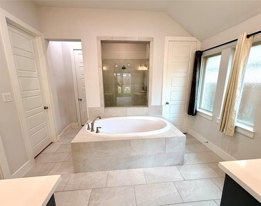 3810 Rutledge Drive - Photo Thumbnail 18