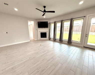 3810 Rutledge Drive - Photo Thumbnail 8