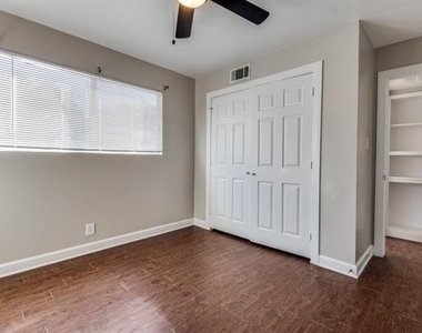 4915 Reiger Avenue - Photo Thumbnail 11