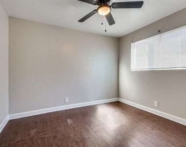 4915 Reiger Avenue - Photo Thumbnail 10