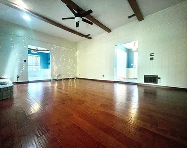 918 New Bedford Lane - Photo Thumbnail 13