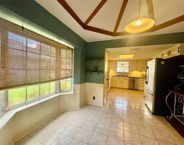 918 New Bedford Lane - Photo Thumbnail 2