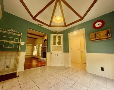 918 New Bedford Lane - Photo Thumbnail 9