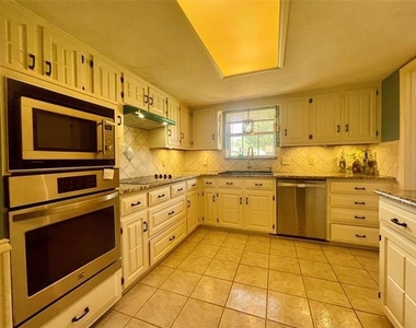 918 New Bedford Lane - Photo Thumbnail 5