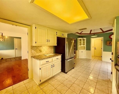 918 New Bedford Lane - Photo Thumbnail 7