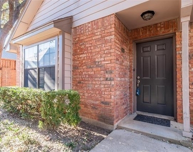449 Harris Street - Photo Thumbnail 1