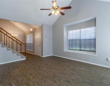 449 Harris Street - Photo Thumbnail 7