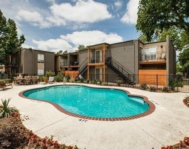 2833 Kings Road - Photo Thumbnail 2