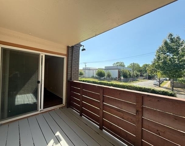 2833 Kings Road - Photo Thumbnail 18