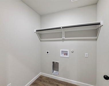 4060 Lecroy Court - Photo Thumbnail 17