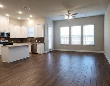 3121 Galveston Street - Photo Thumbnail 3