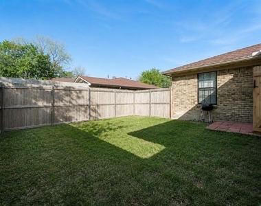 5512 Alexander Street - Photo Thumbnail 12