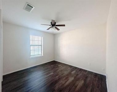 5512 Alexander Street - Photo Thumbnail 9