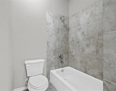 512 Hazelwood Drive - Photo Thumbnail 4