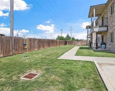 512 Hazelwood Drive - Photo Thumbnail 10