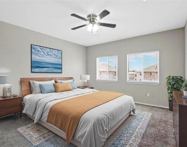 512 Hazelwood Drive - Photo Thumbnail 7