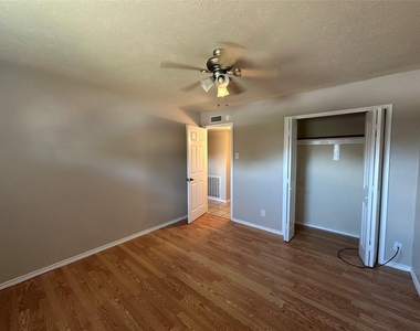 563 Oldbridge Drive - Photo Thumbnail 18