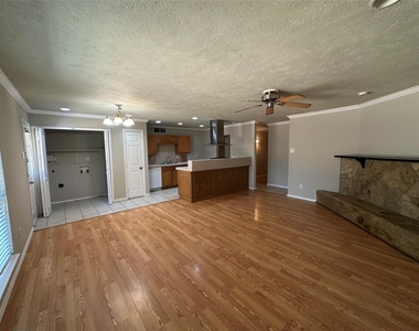 563 Oldbridge Drive - Photo Thumbnail 2