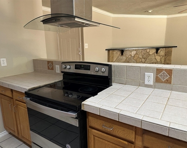 563 Oldbridge Drive - Photo Thumbnail 8