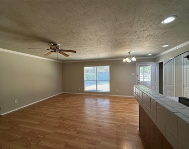 563 Oldbridge Drive - Photo Thumbnail 6