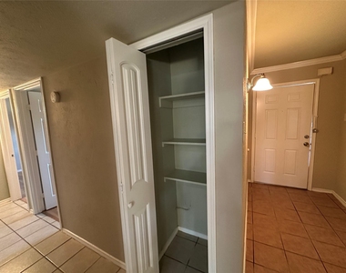 563 Oldbridge Drive - Photo Thumbnail 12
