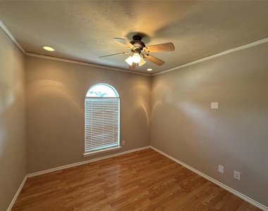563 Oldbridge Drive - Photo Thumbnail 15