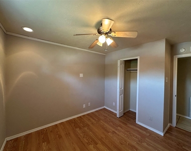 563 Oldbridge Drive - Photo Thumbnail 14