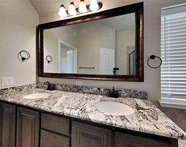 5211 Pentridge Drive - Photo Thumbnail 7