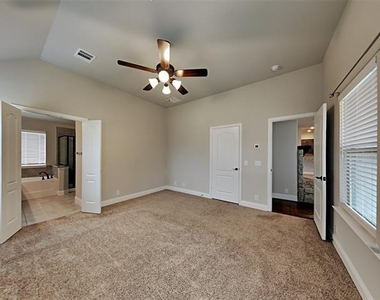5211 Pentridge Drive - Photo Thumbnail 6
